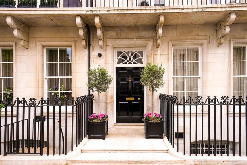 Additional image 23 of 7 bed detached house to rentWilton Crescent, London SW1X