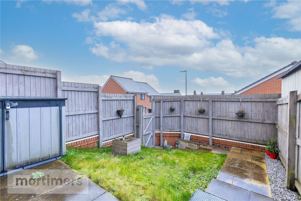 Property photo 3 of 22 Garden