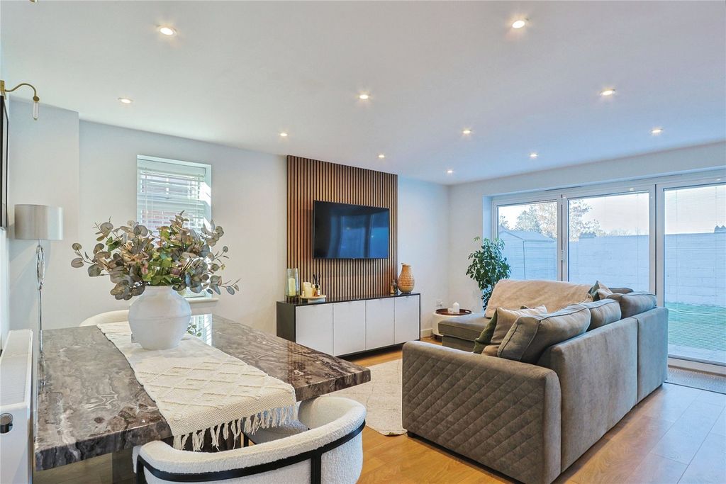 Property photo 3 of 20 Picture No. 25