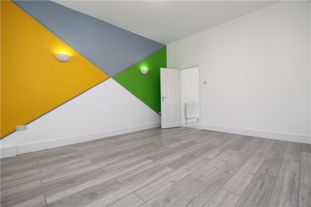 Property photo 2 of 8 Studio Room