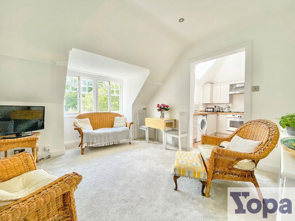 Property photo 2 of 14 Lounge-Kitchen