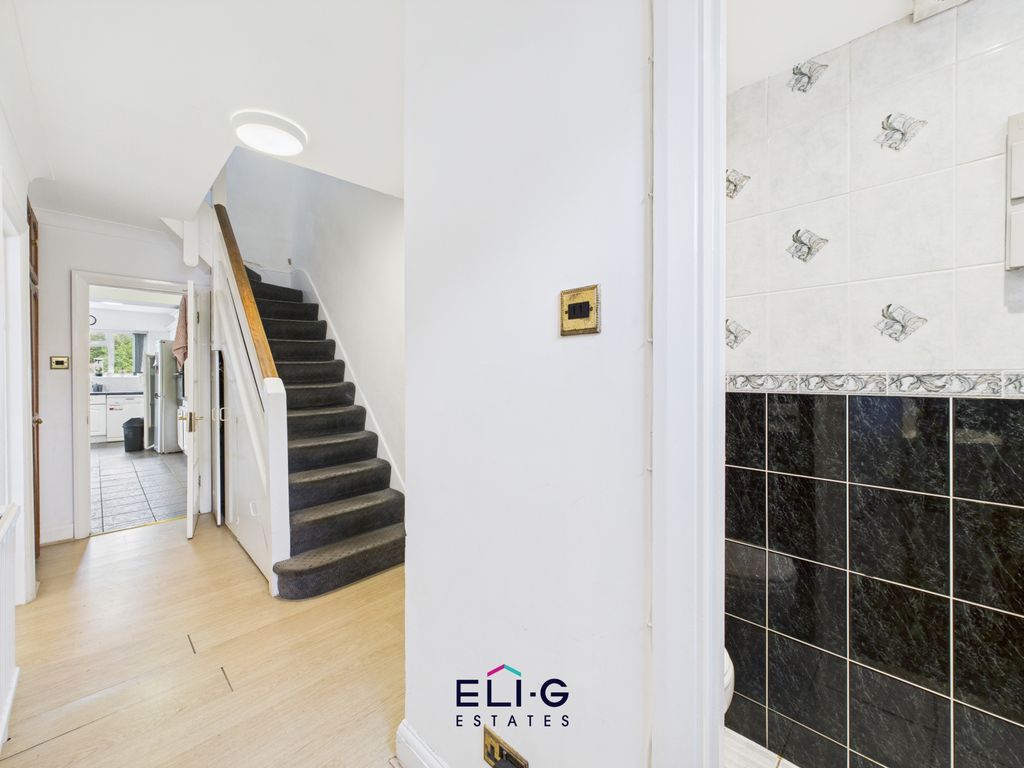 Property photo 2 of 18 Gallery