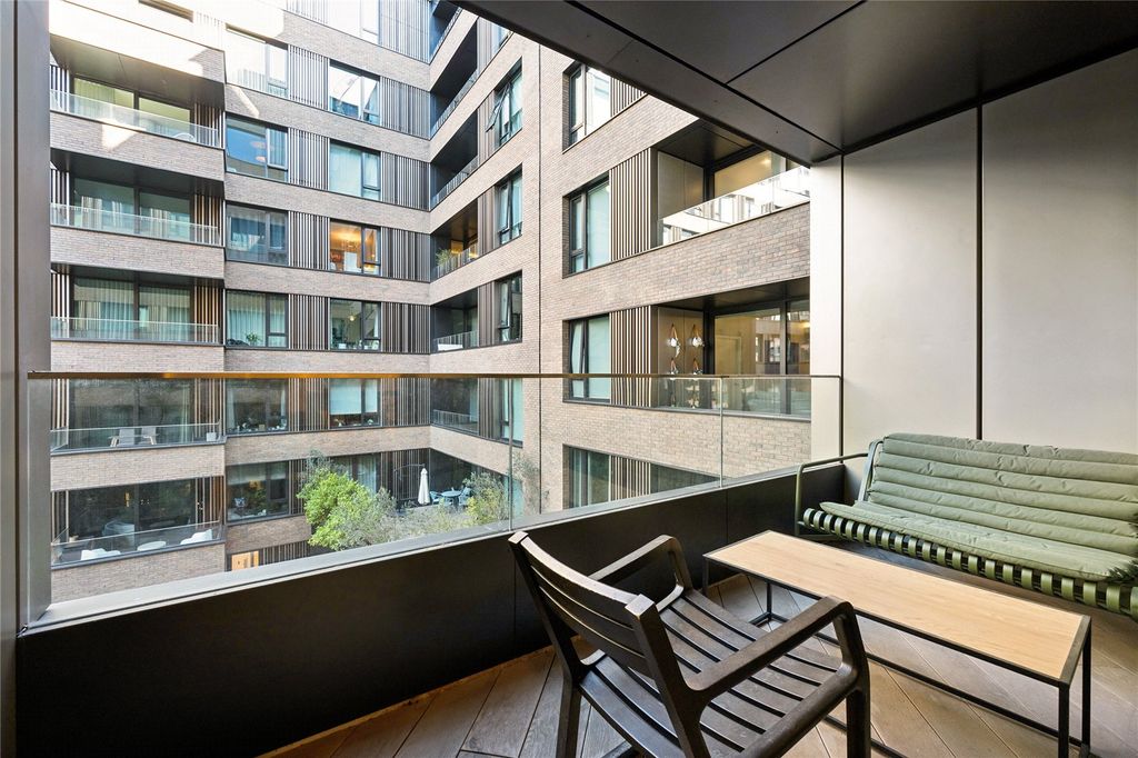 Property photo 2 of 18 Balcony