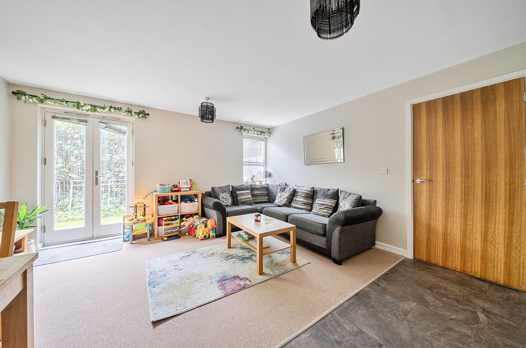 Property photo 2 of 9 1463696-13-6A0B15...