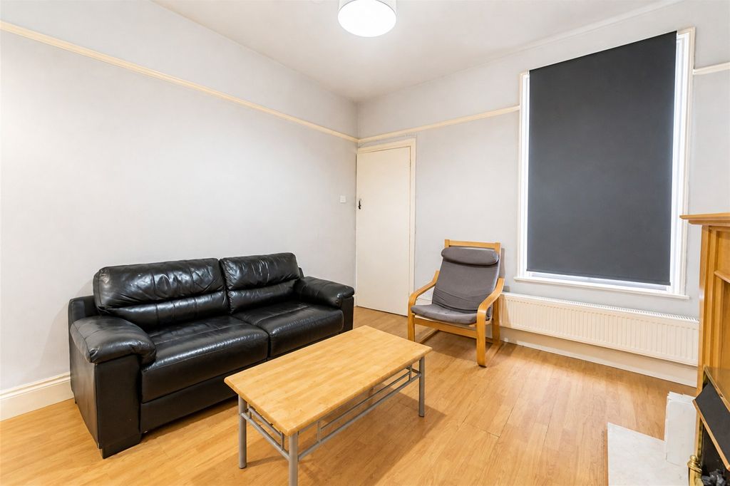 Property photo 2 of 13 Picture No. 33