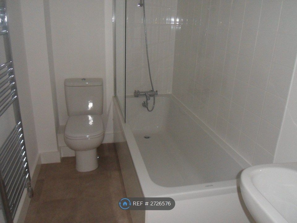 Property photo 2 of 35 Family Bathroom