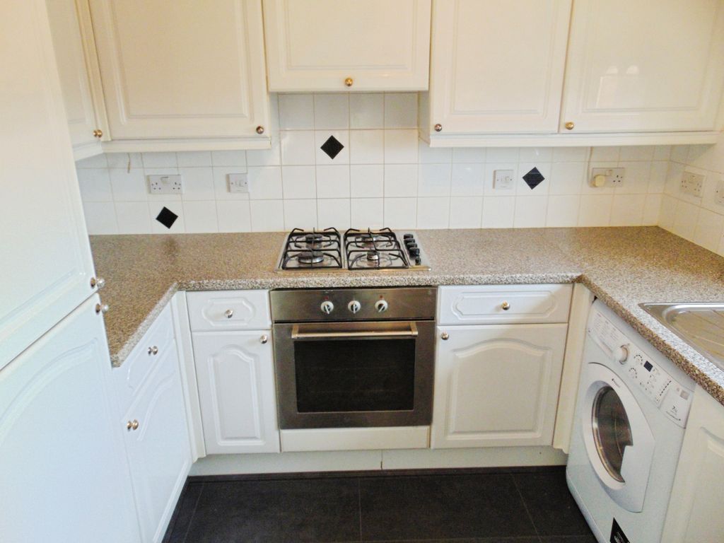 Property photo 3 of 7 7B3F6399-013