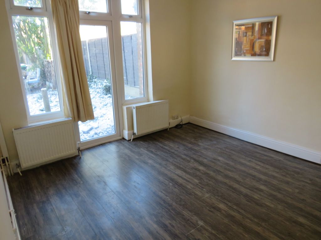 Property photo 3 of 10 Dining Room