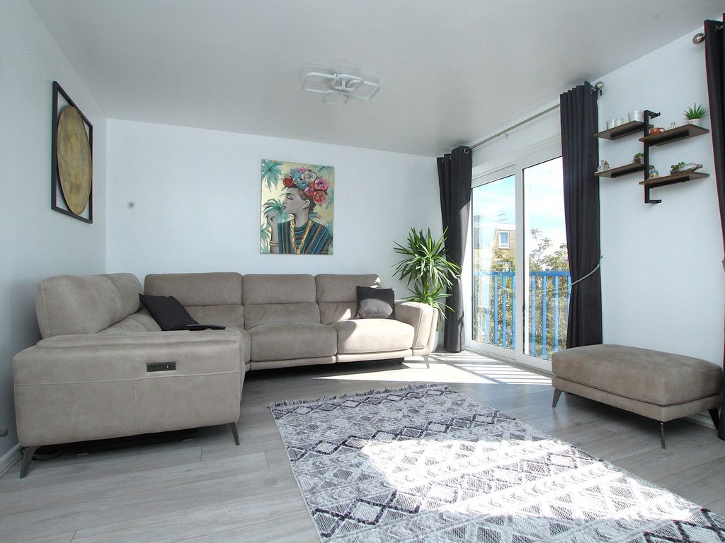 Property photo 3 of 22