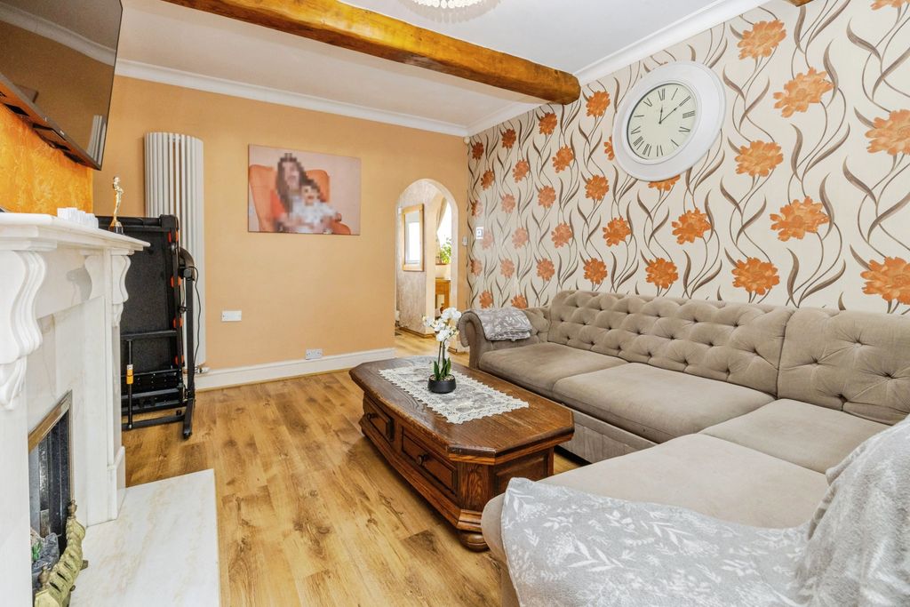 Property photo 3 of 23