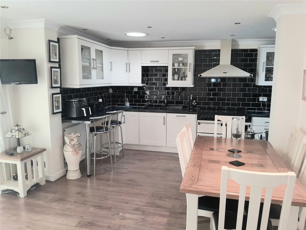 Property photo 2 of 18 Picture No. 05