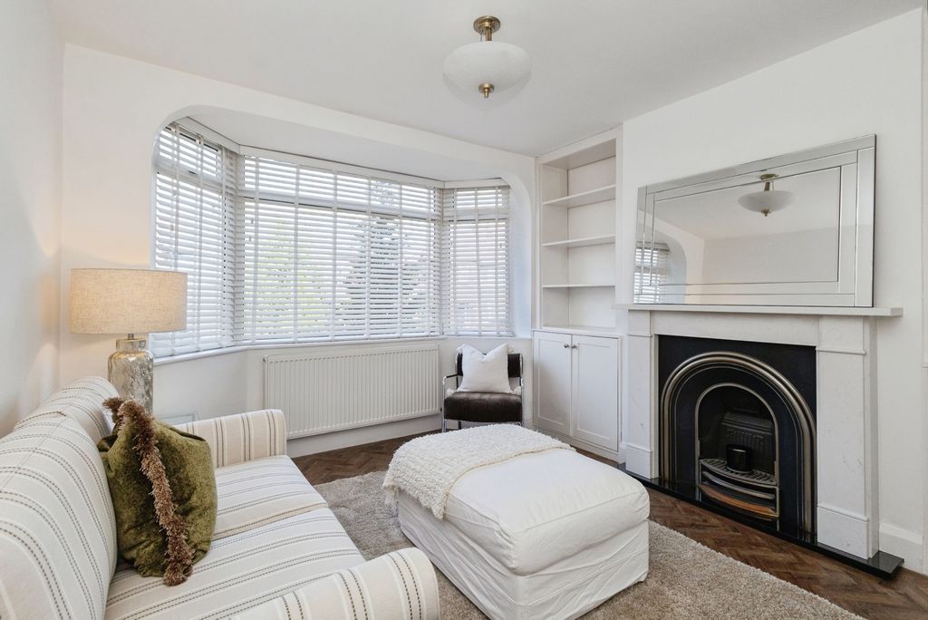 Property photo 3 of 22 Pbox-Img.Jpg