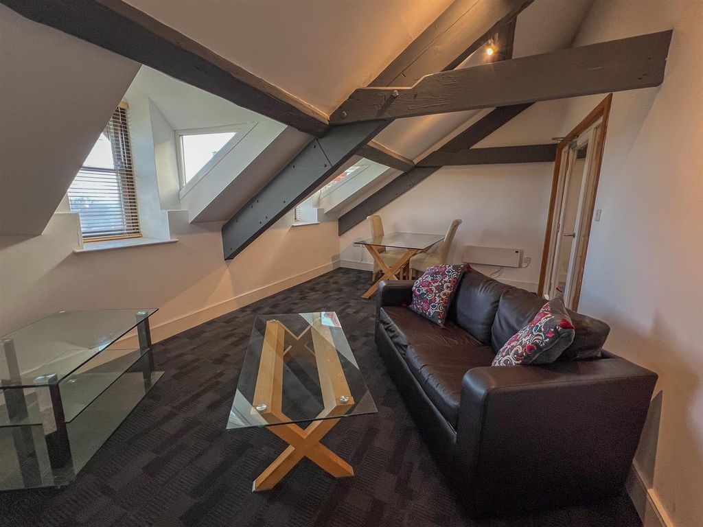 Property photo 3 of 9 Apt 6 The Courtyard-7.Jpg