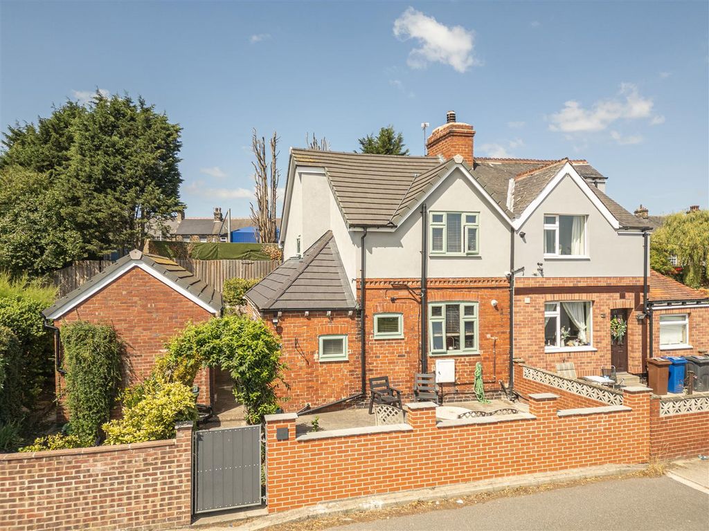 Property photo 1 of 57 78 - 15 Pontefract Road S72 8Ay.Jpg