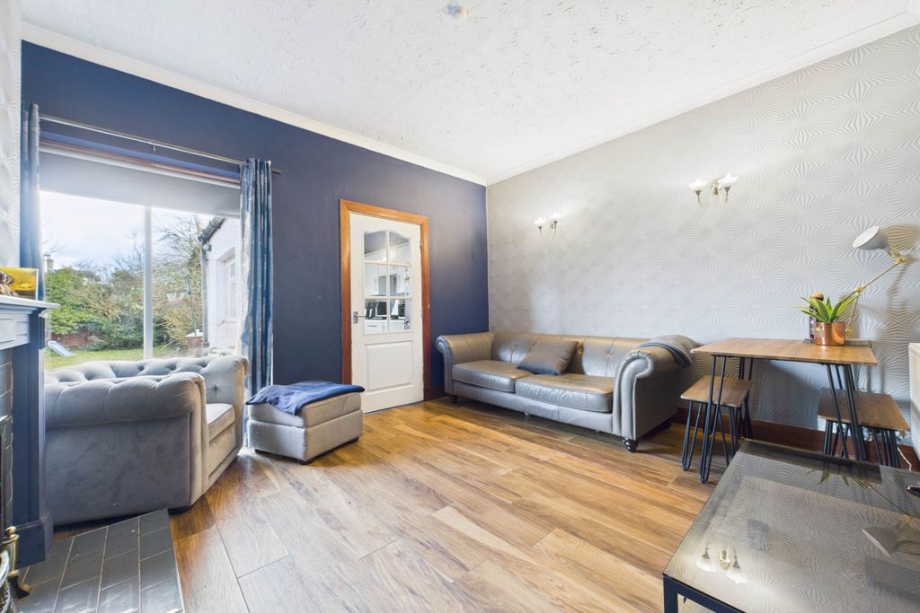 Property photo 2 of 23