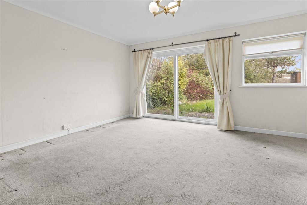 Property photo 3 of 16 Living Room