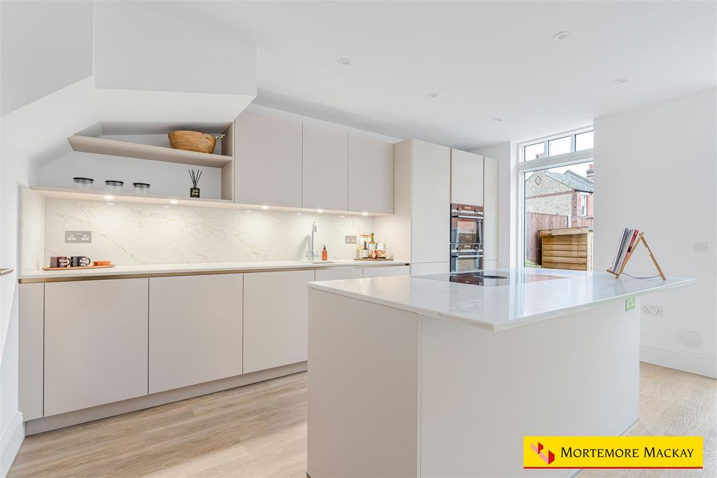 Property photo 3 of 28 3_68788_Watermarked.Jpg