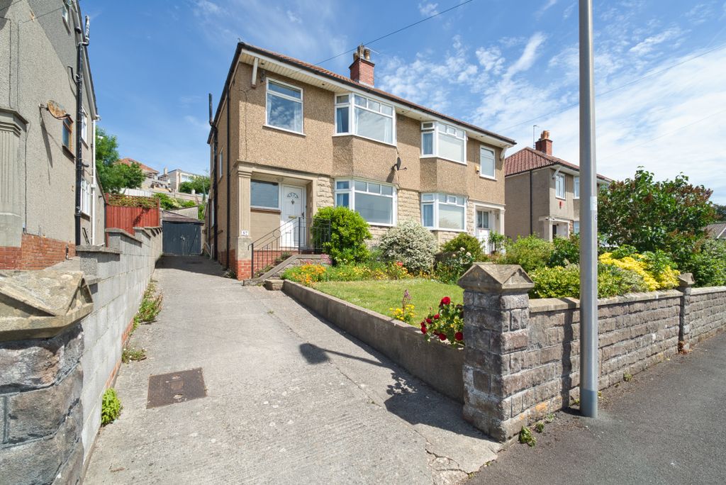 Property photo 1 of 30 3 Bed Semi-Detached House For Sale