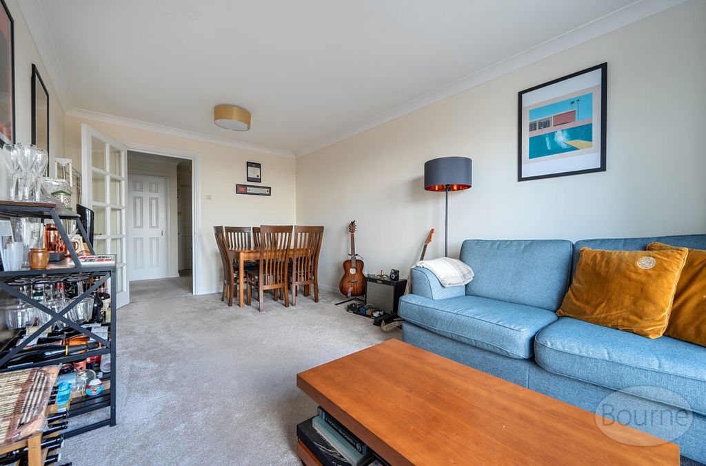 Property photo 3 of 17 29E9E42E-c6d6-43E...