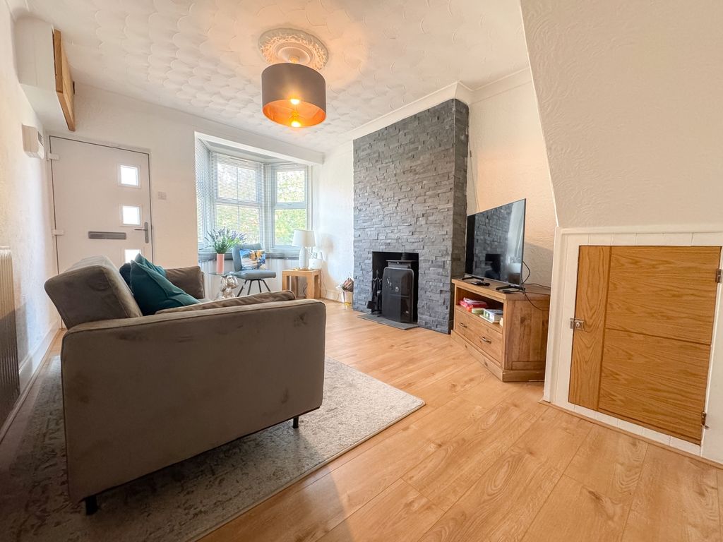 Property photo 2 of 18 High Street Ewemove Marske-1