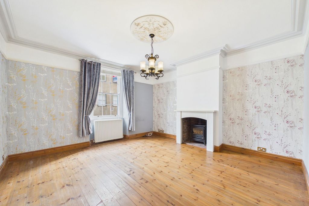 Property photo 1 of 30