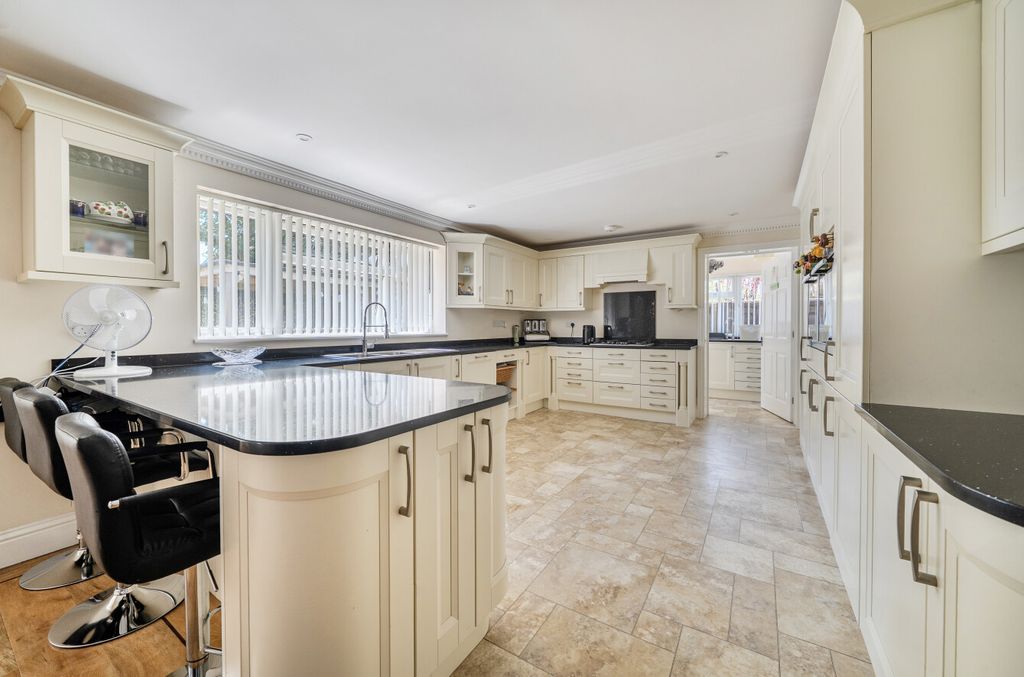 Property photo 3 of 23 1480701-16-6A3928...