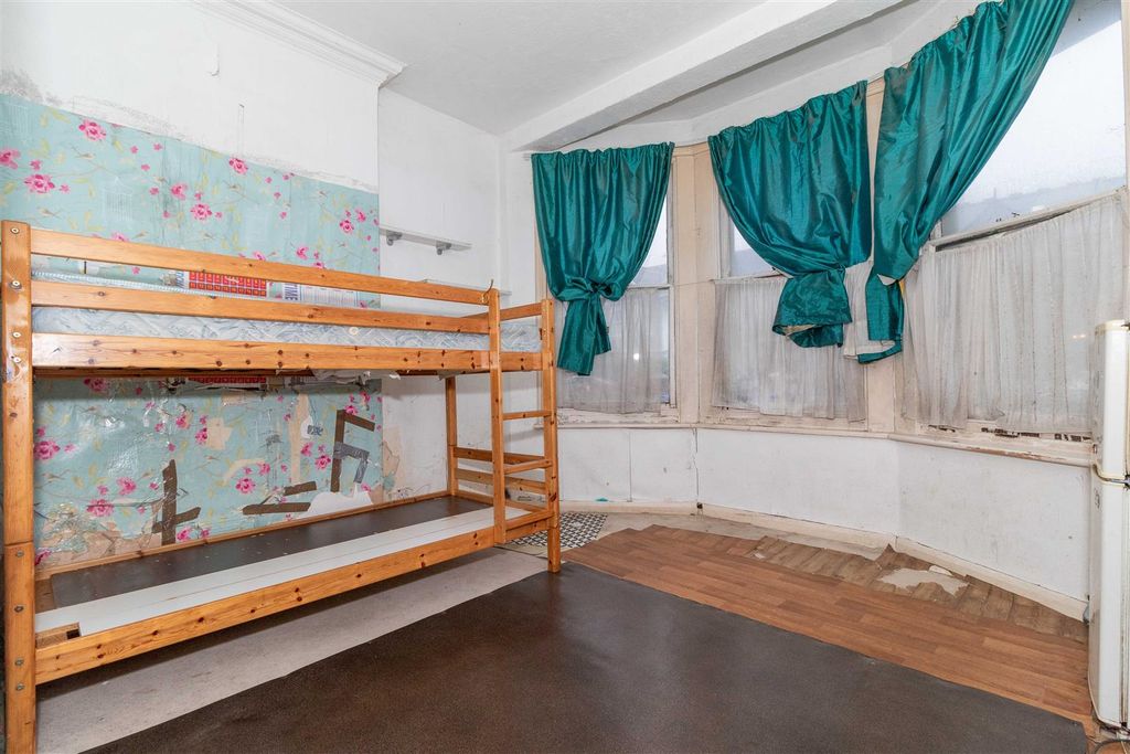 Property photo 3 of 6 Alexandra-4.Jpg