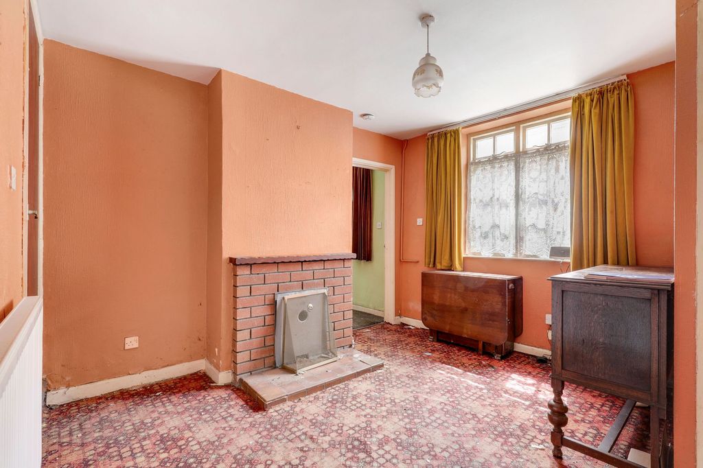 Property photo 2 of 12