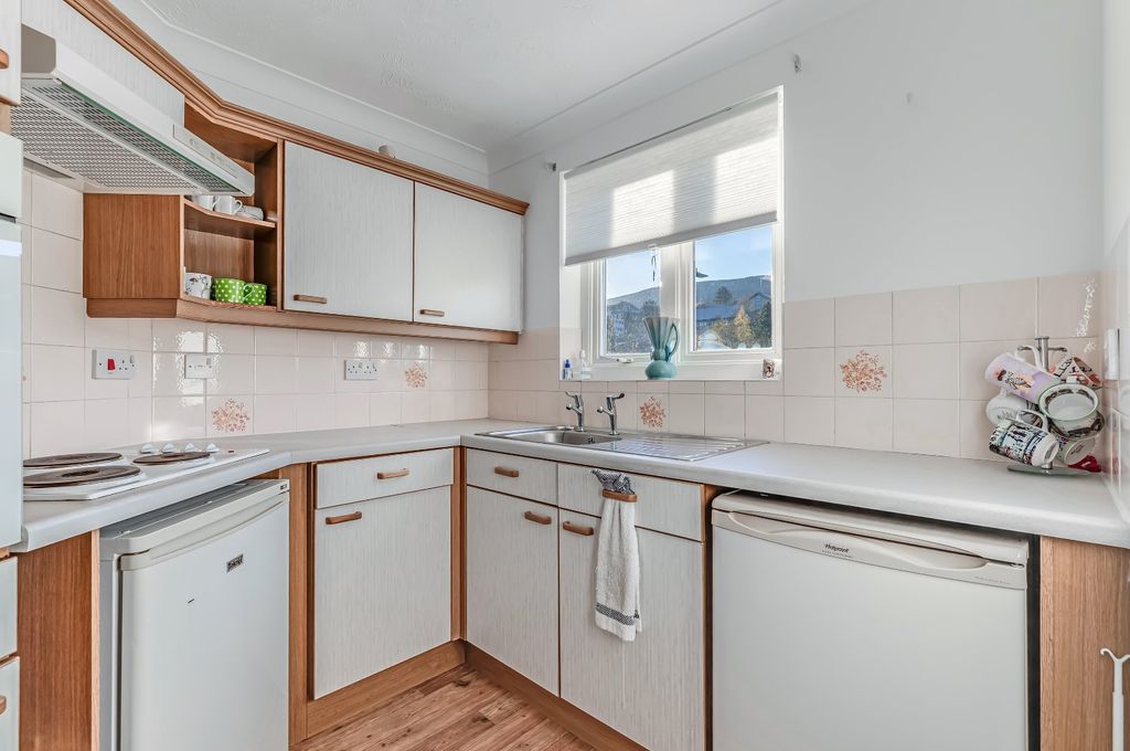 Property photo 2 of 16 Picture No. 17