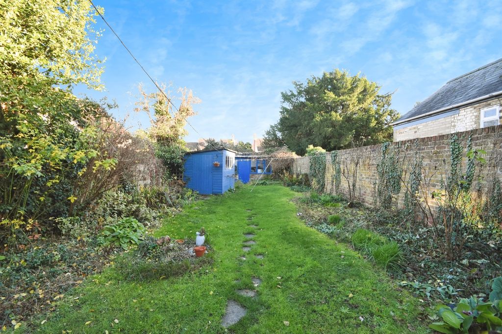 Property photo 3 of 23