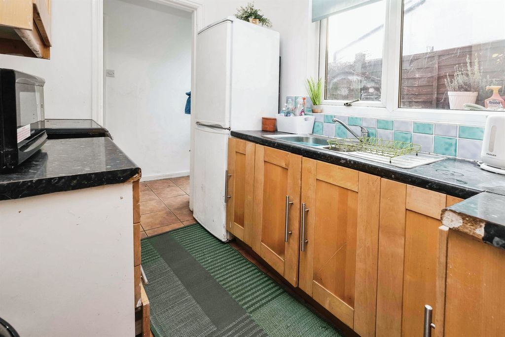 Property photo 3 of 17