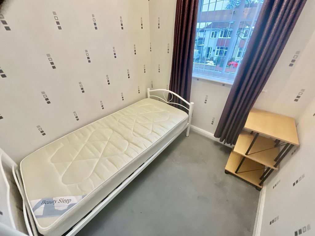 Property photo 2 of 25