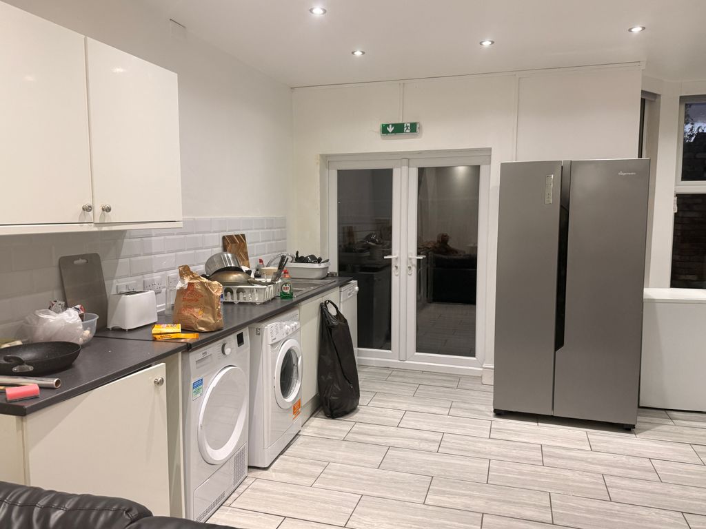 Property photo 3 of 7 Communal Area