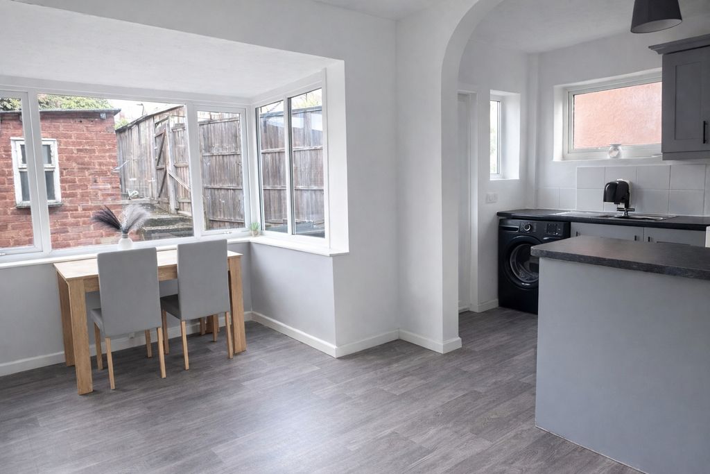 Property photo 3 of 14 Picture No. 06