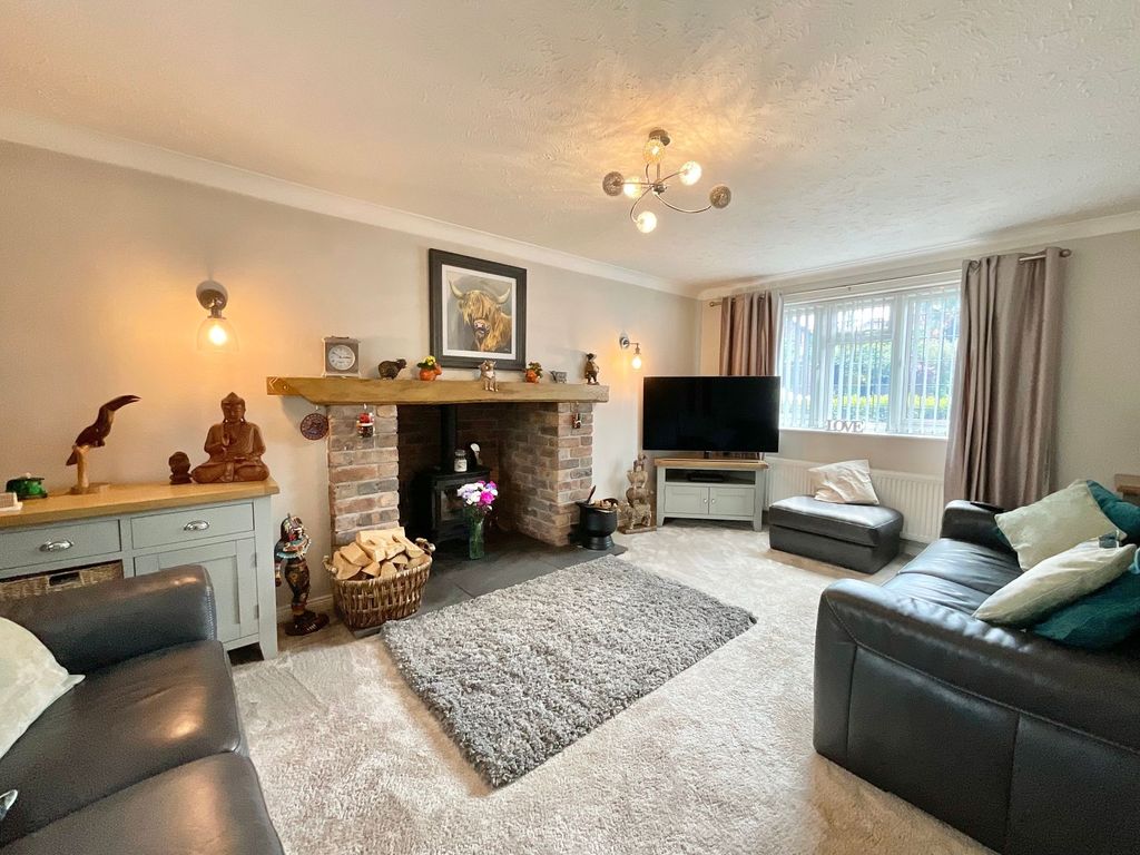 Property photo 2 of 28