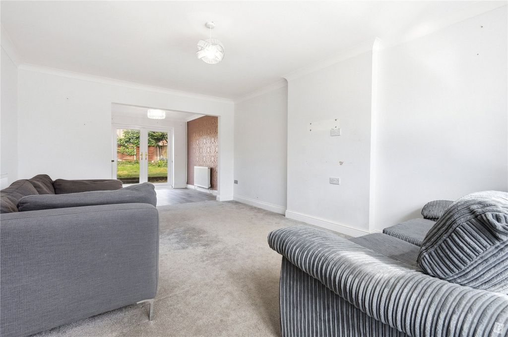 Property photo 3 of 10 Living Room