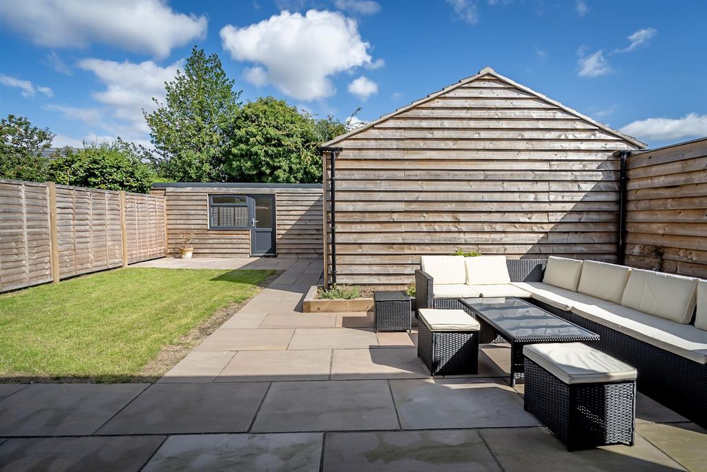 Property photo 3 of 23 Garden