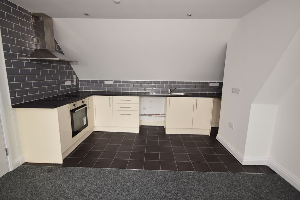 Property photo 2 of 8 Kitchen