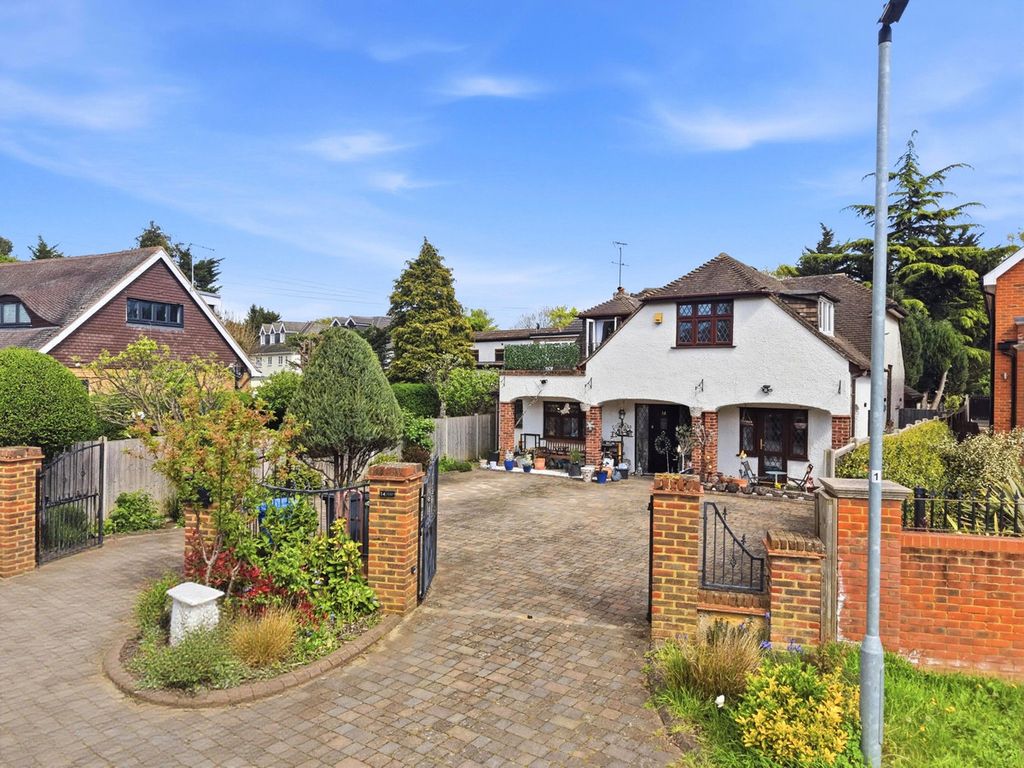 Property photo 1 of 27