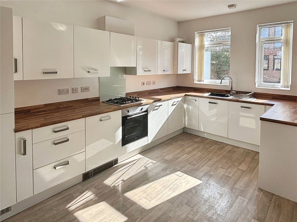 Property photo 2 of 17 Kitchen Diner