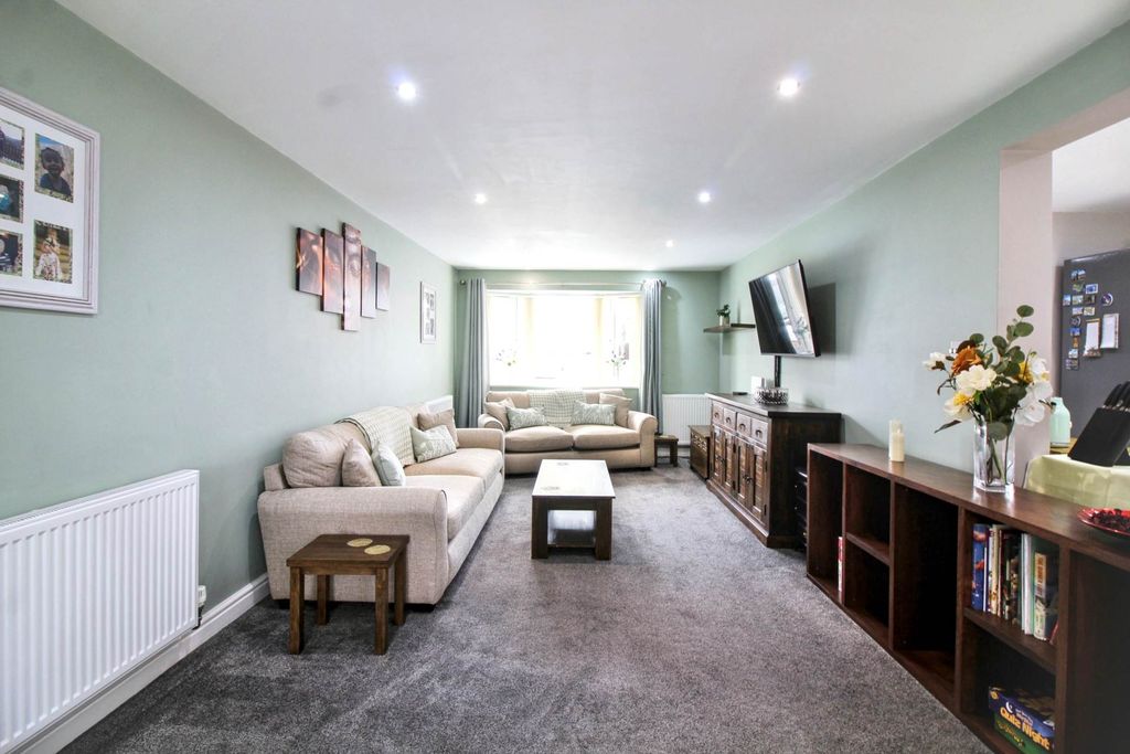 Property photo 3 of 20