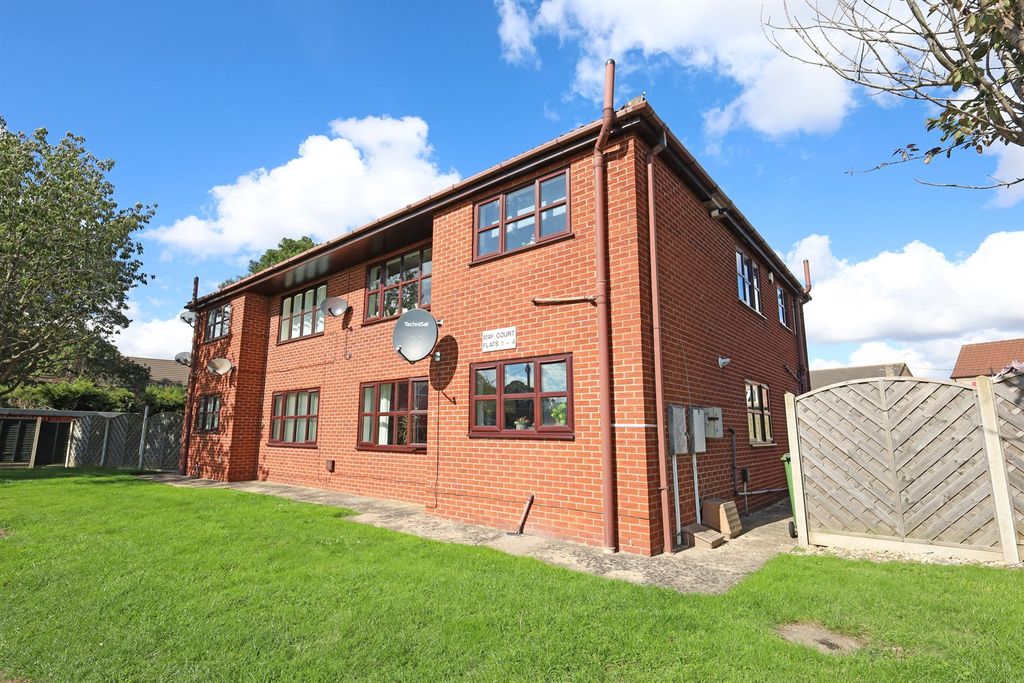 Property photo 1 of 12 (Main)