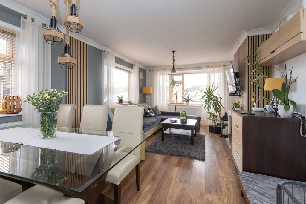 Property photo 2 of 16 Lounge Diner