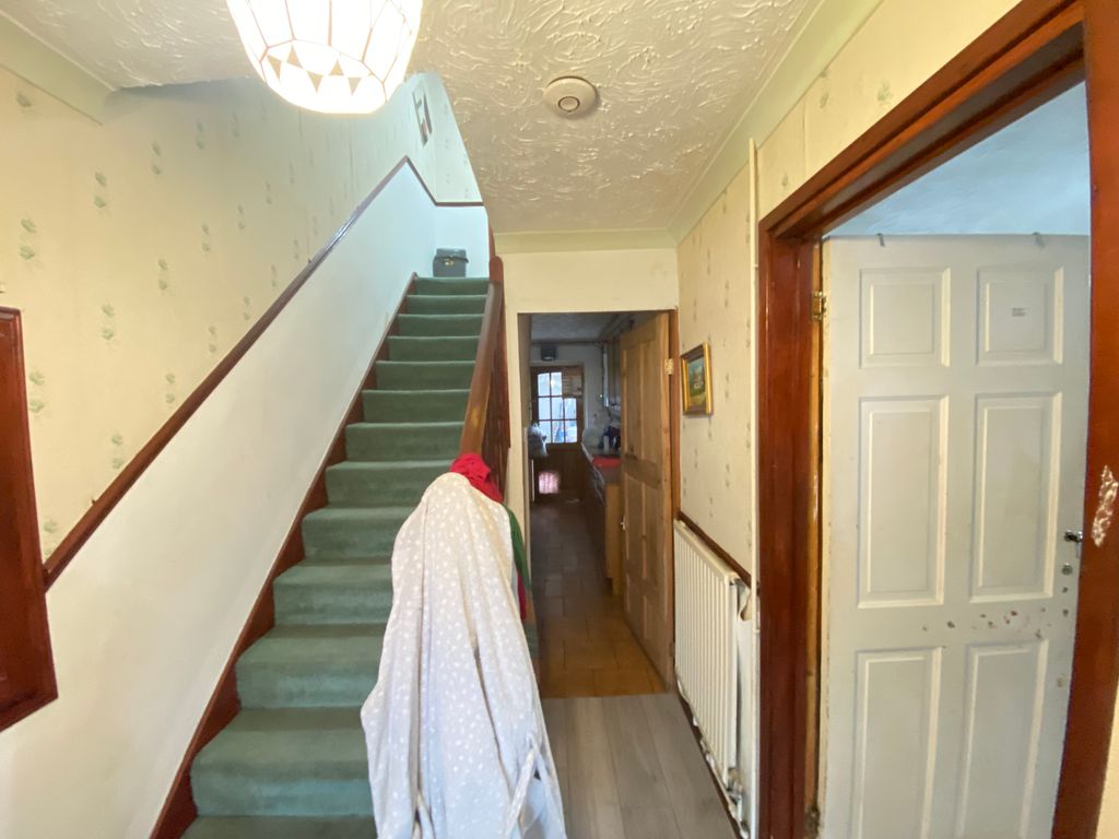 Property photo 2 of 7 Balcony