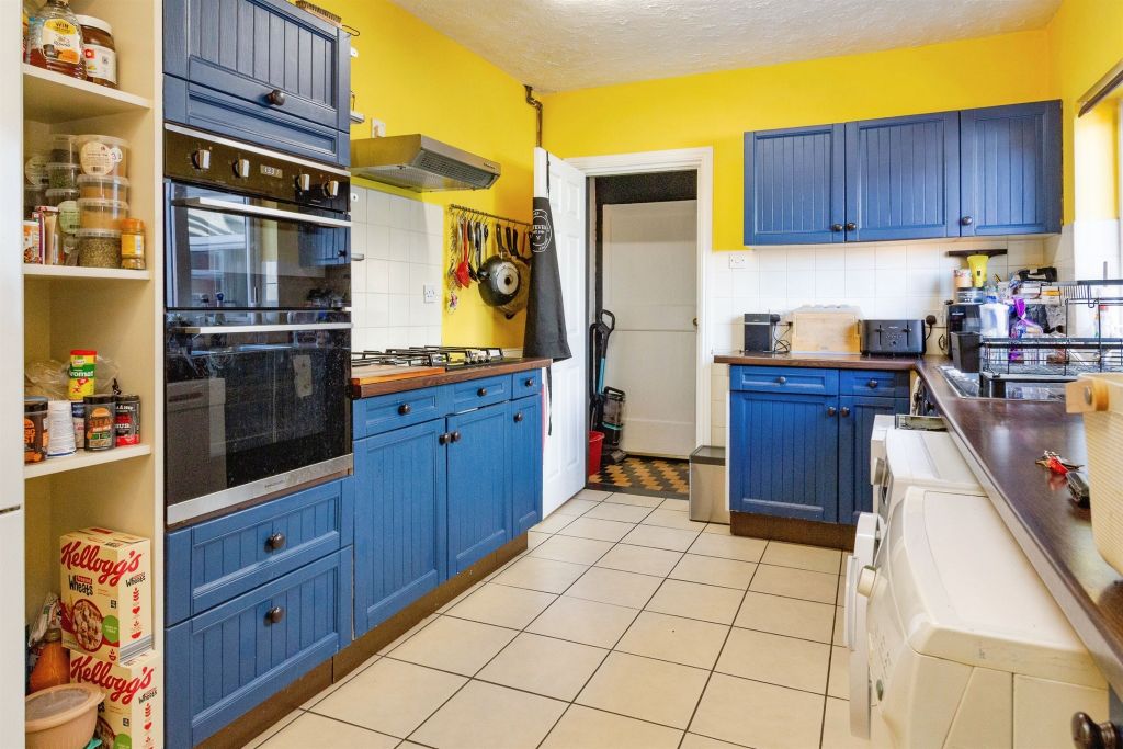 Property photo 2 of 17