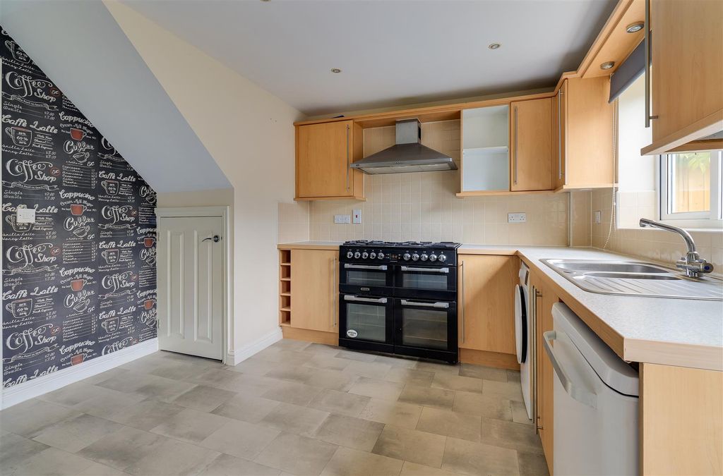 Property photo 2 of 23 Kitchen