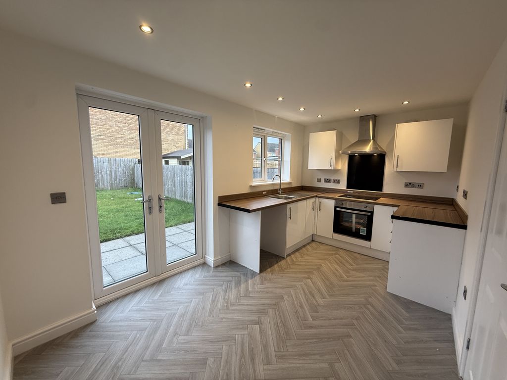 Property photo 3 of 11 Gallery