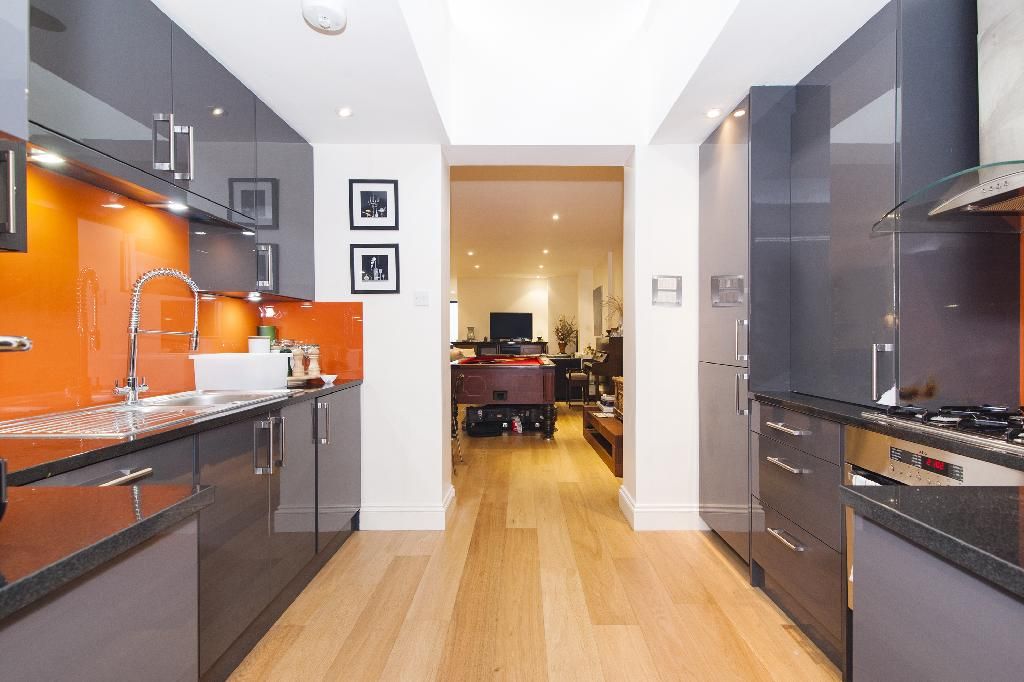 Property photo 3 of 13 Kitchen