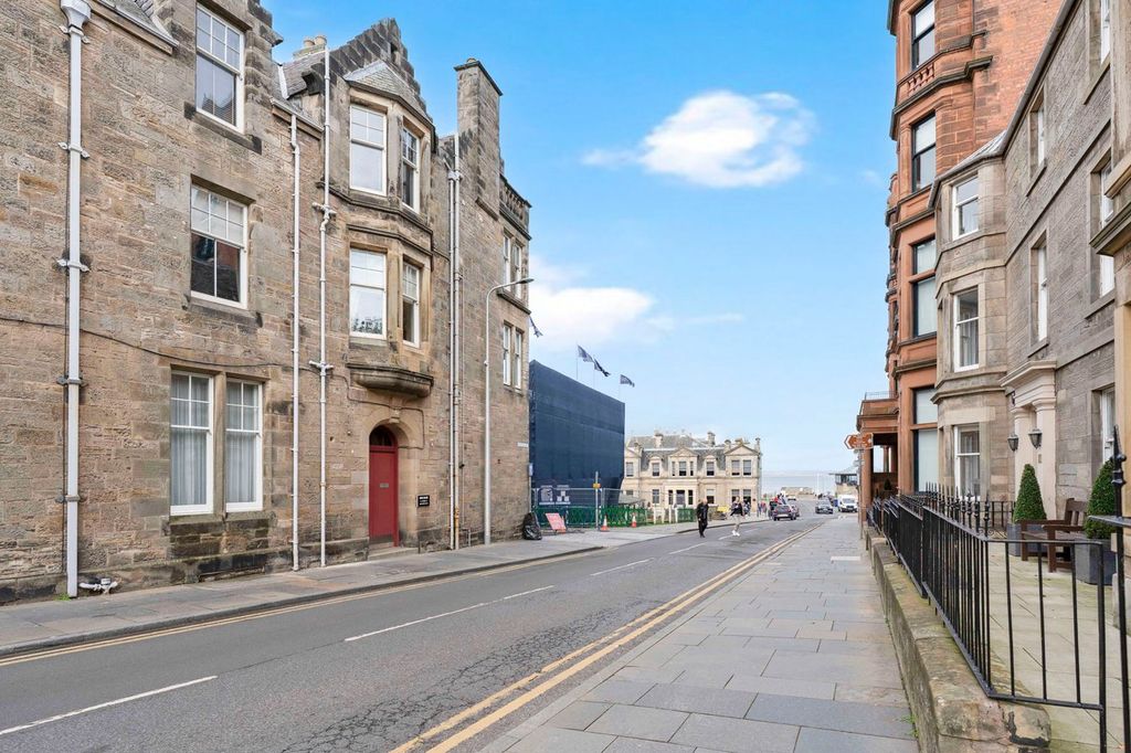 Property photo 3 of 42