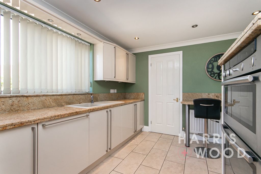 Property photo 3 of 32 4307034